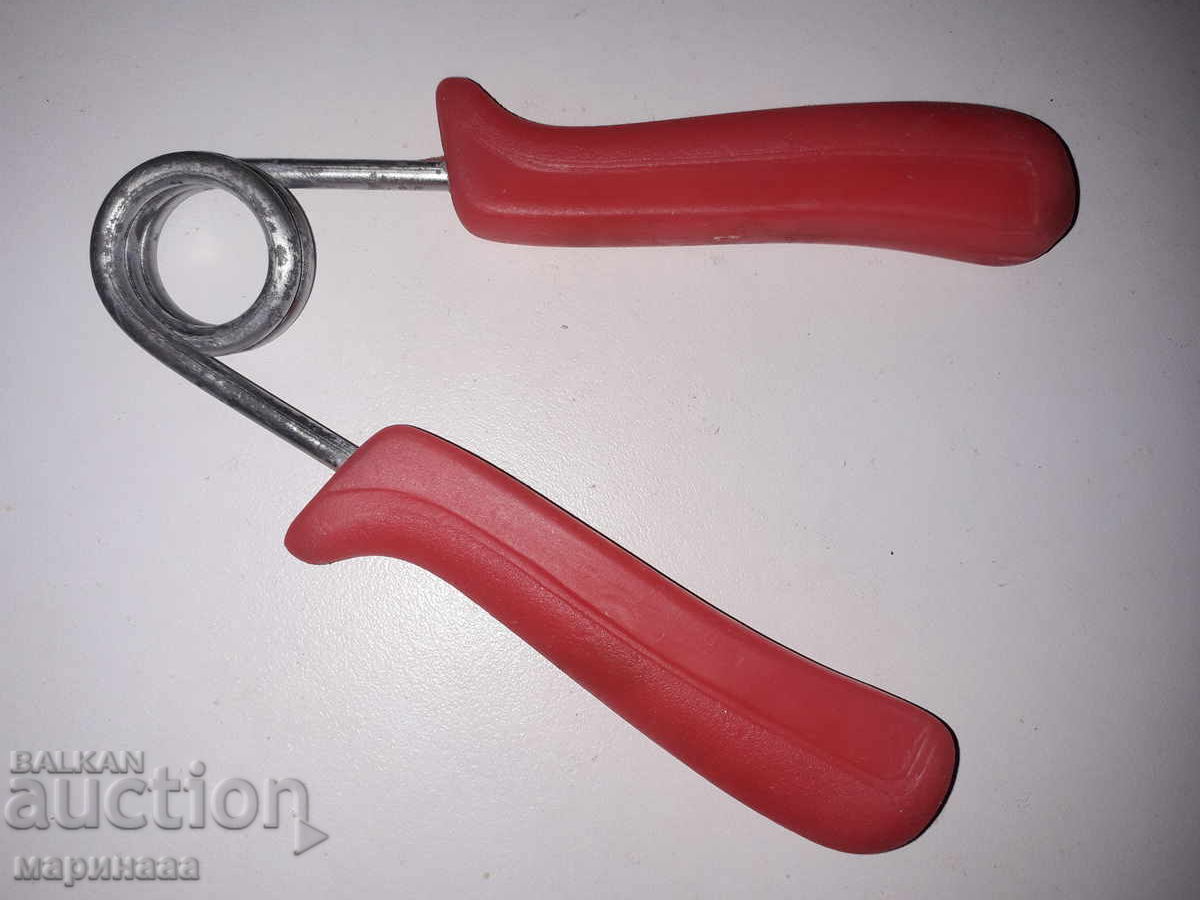 EXPANDER VECHI PENTRU MÂNĂ cu preț € 2.00 | 3.91 BGN