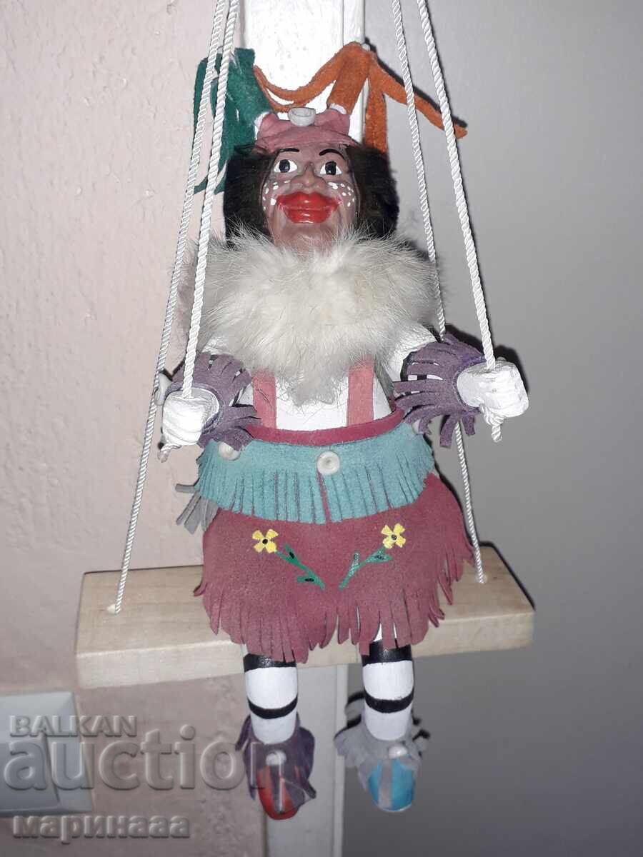 Доставка на ПЕРУАНСКА ДЪРВЕНА КУКЛА