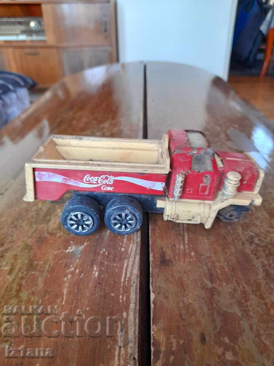 Φορτηγό Coca Cola, Coca Cola