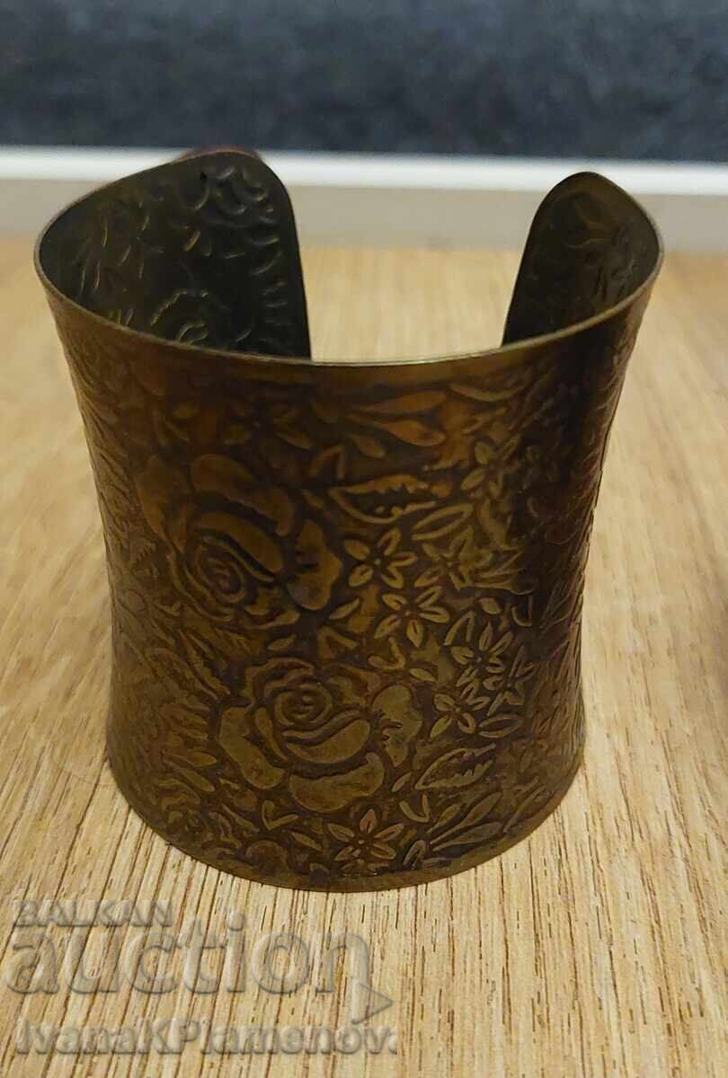 Brățări metalice pentru cunoscători, două bucăți cu preț € 10.00 | 19.56 BGN