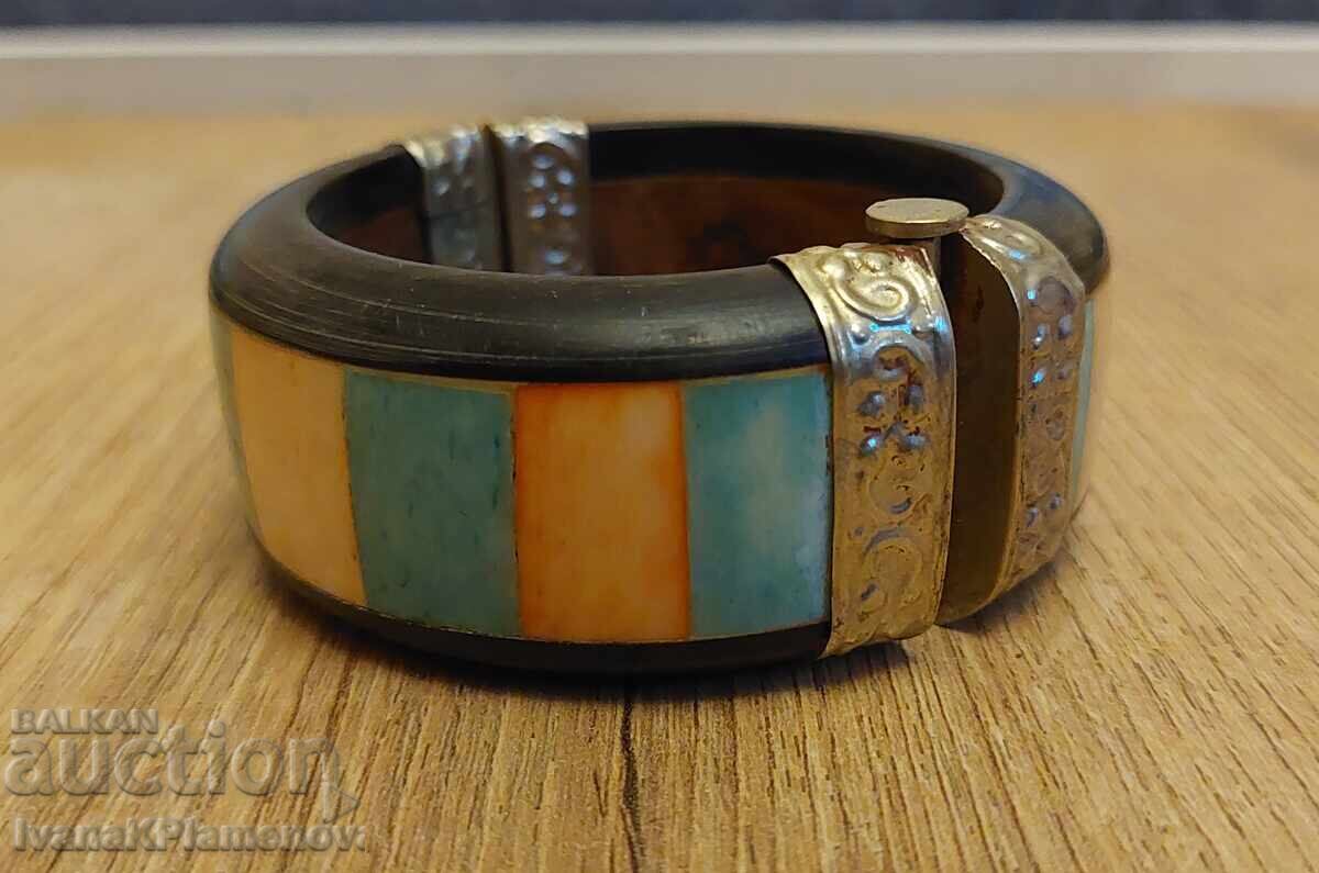 Δημοπρασία Γριβνά από κόκαλο και ξύλο για γνώστες