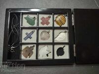 Box of 8 pendants, natural stones 21.01.26