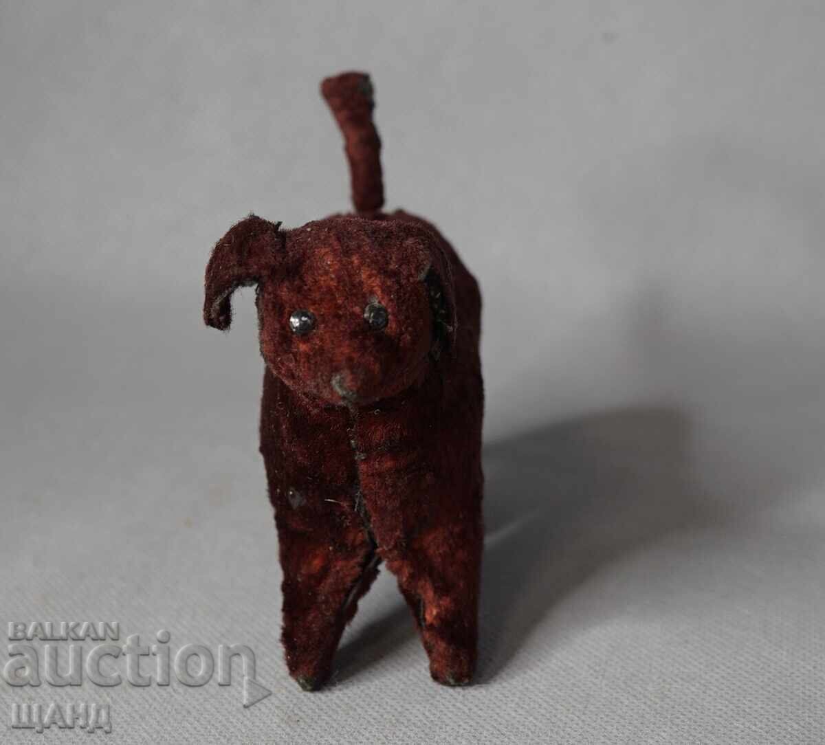 Figurină veche păpușă jucărie mecanică câine cu preț € 6.35 | 12.42 BGN Figurină veche păpușă jucărie mecanică câine cu preț € 6.35 | 12.42 BGN