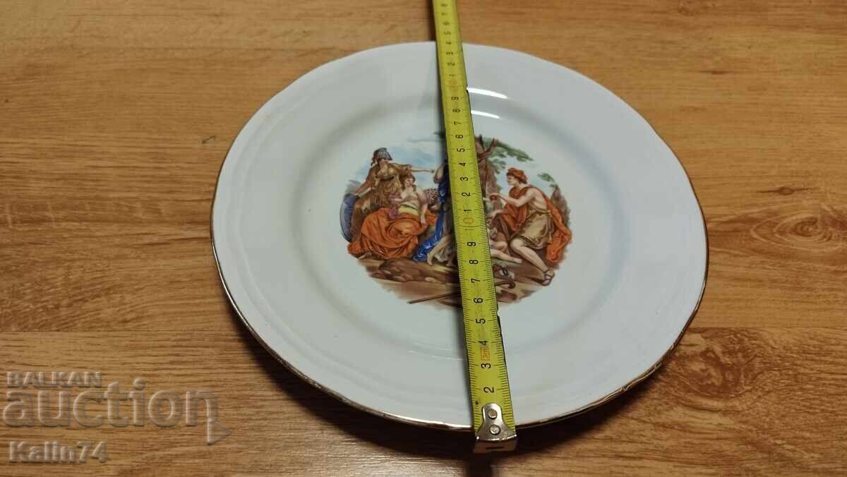 Frumoasa farfurie din portelan din Italia. cu preț € 13.00 | 25.43 BGN