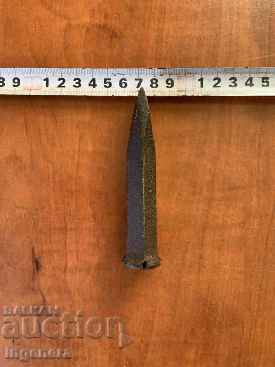 CURTĂ SCULĂ VECHIĂ FORJATĂ cu preț € 3.00 | 5.87 BGN