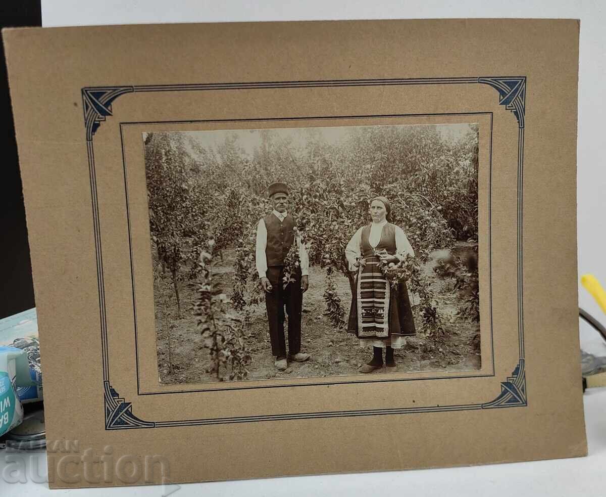 ΚΗΠΟΣ ΛΑΧΑΝΙΚΩΝ ΦΟΡΑΕΙ ΠΑΛΙΑ ΟΙΚΟΓΕΝΕΙΑΚΗ ΦΩΤΟΓΡΑΦΙΑ ΦΩΤΟΓΡΑΦΙΑ ΧΑΡΤΟΝΙ - 6