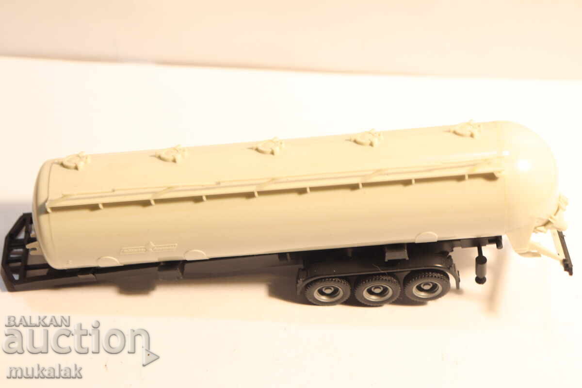 WIKING ? HERPA? H0 1/87 REMORCĂ CISTERNĂ CAMION MODEL TIR cu preț € 3.00 | 5.87 BGN