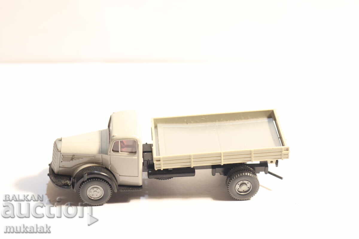 WIKING H0 1/87 MERCEDES CAMION MODEL SAMOSAR cu preț € 2.50 | 4.89 BGN WIKING H0 1/87 MERCEDES CAMION MODEL SAMOSAR cu preț € 2.50 | 4.89 BGN