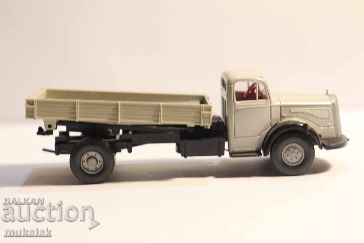 WIKING H0 1/87 MERCEDES CAMION MODEL SAMOSAR - 6 WIKING H0 1/87 MERCEDES CAMION MODEL SAMOSAR - 6