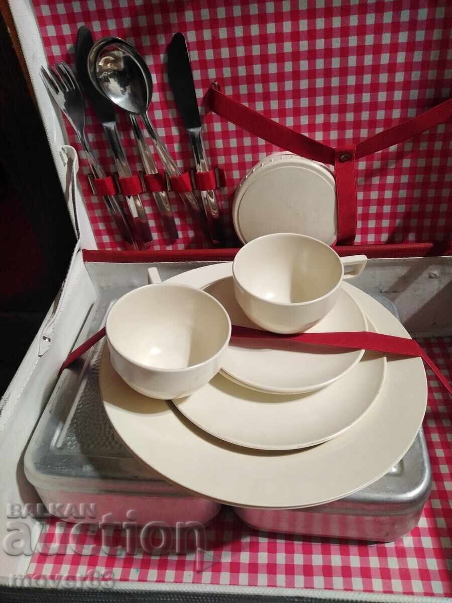Picnic set in a suitcase with price € 7.39 | 14.45 BGN