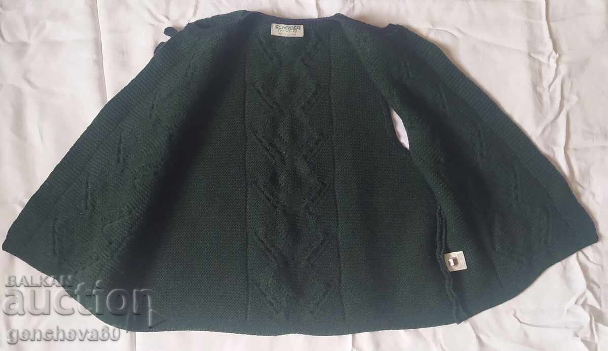 Retro knitted green wool vest SCHEIBER with price € 15.00 | 29.34 BGN Retro knitted green wool vest SCHEIBER with price € 15.00 | 29.34 BGN