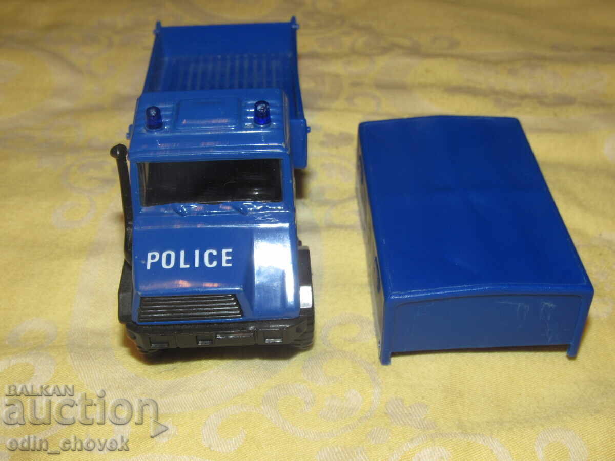 Доставка на 1/43 Welly Unimog Полиция Police колекционерска количка