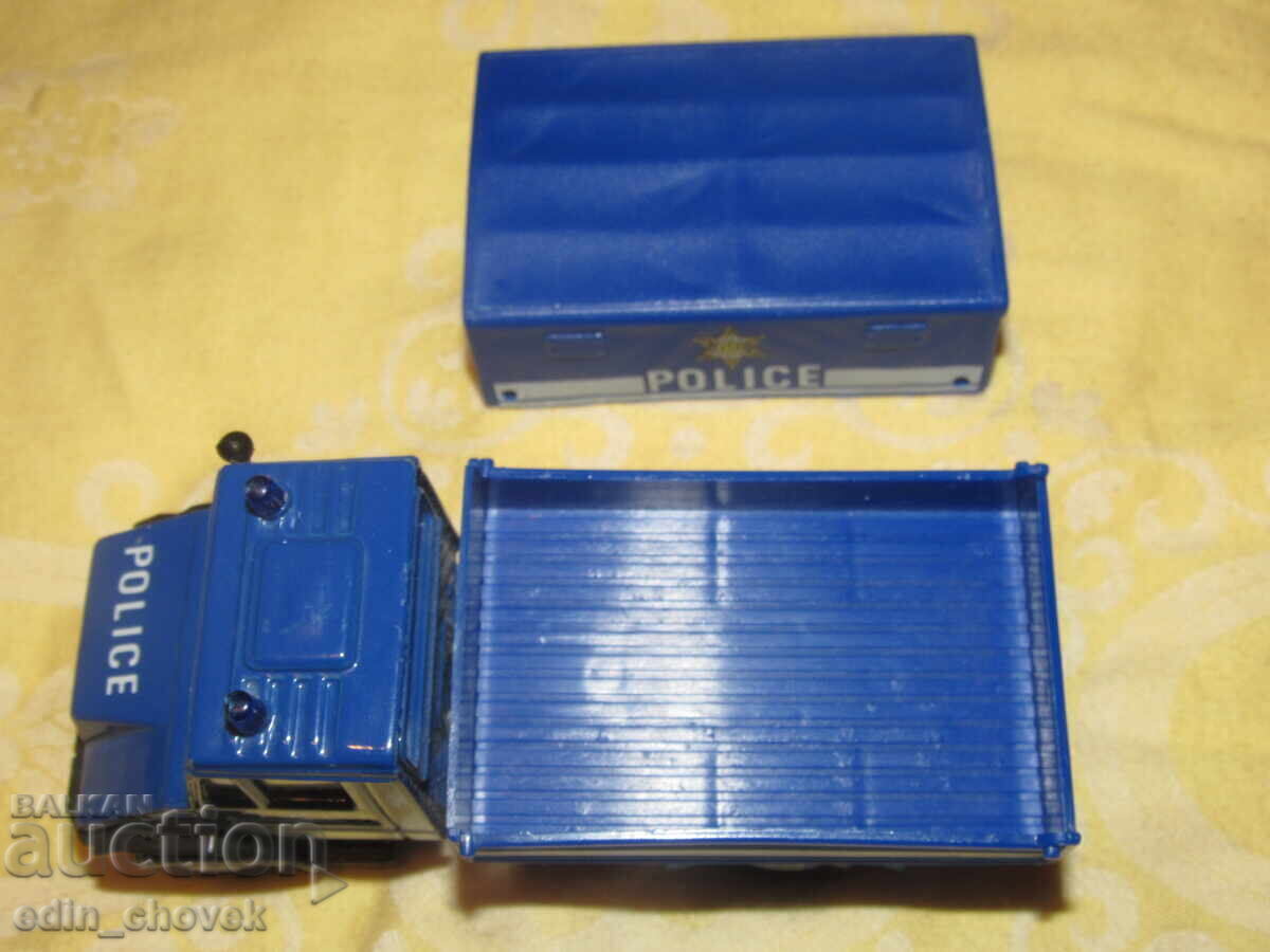 1/43 Welly Unimog Полиция Police колекционерска количка - 5