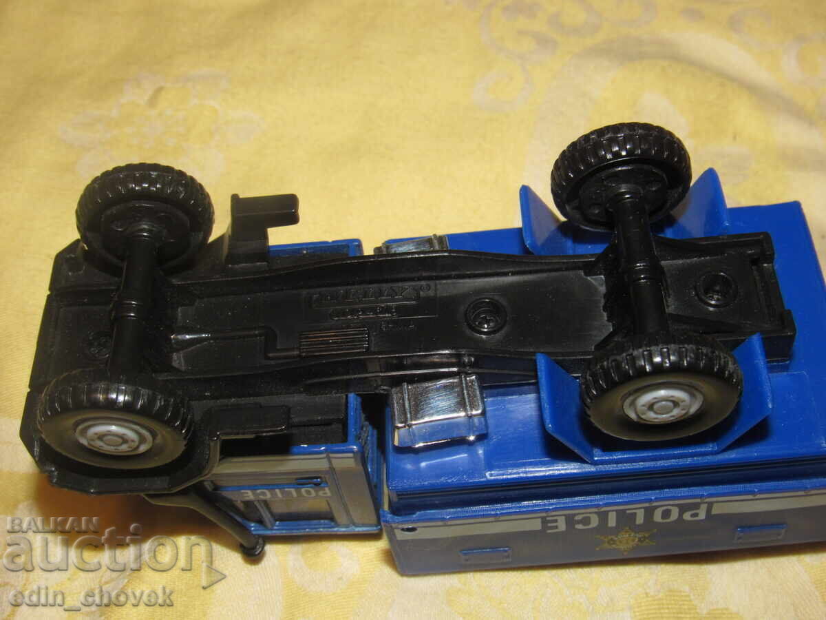 1/43 Welly Unimog Полиция Police колекционерска количка - 7