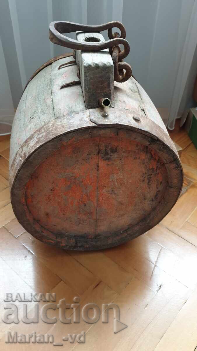 Licitație Vechi butoi mare