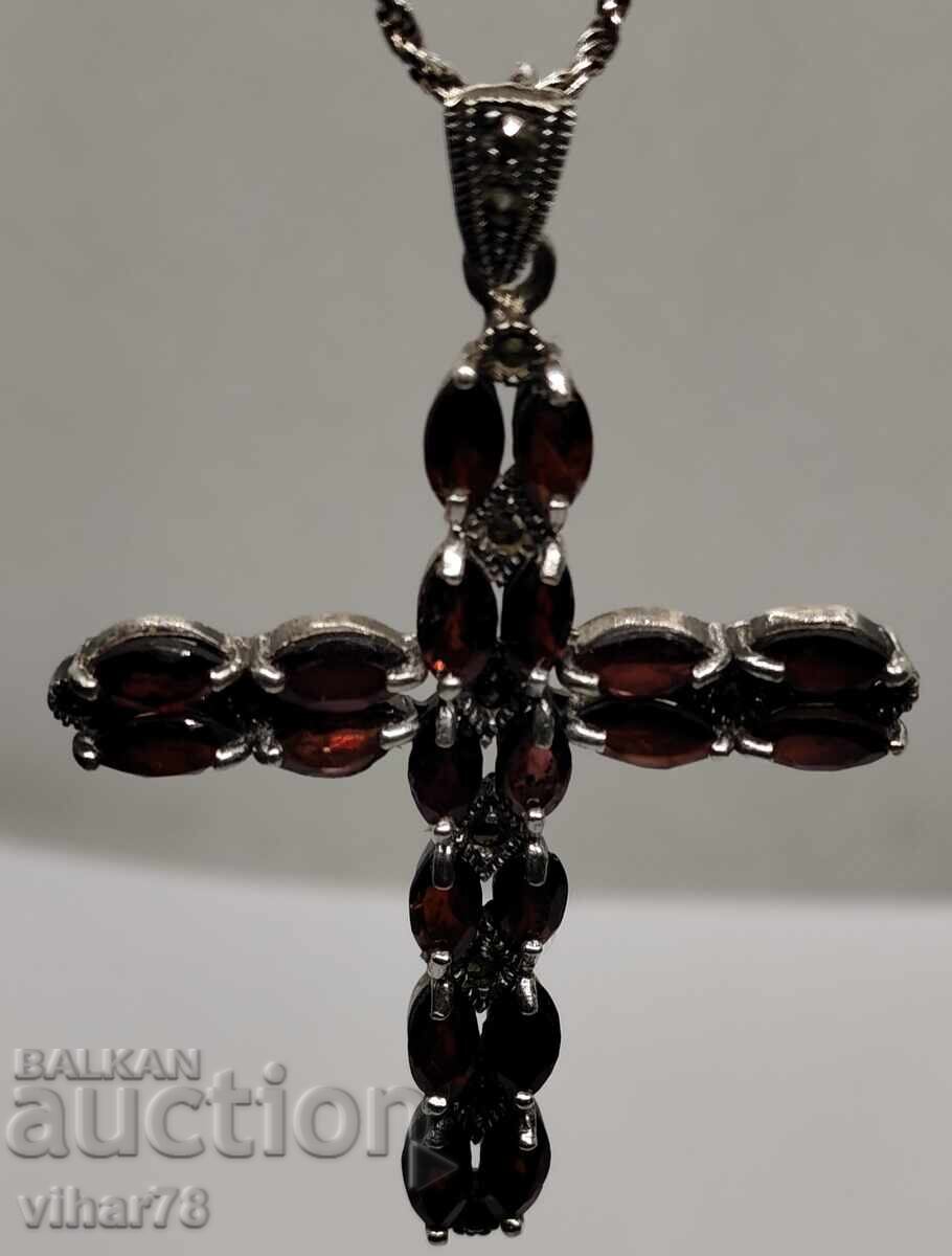 Сребърен кръст обсипан с гранати и маркизити