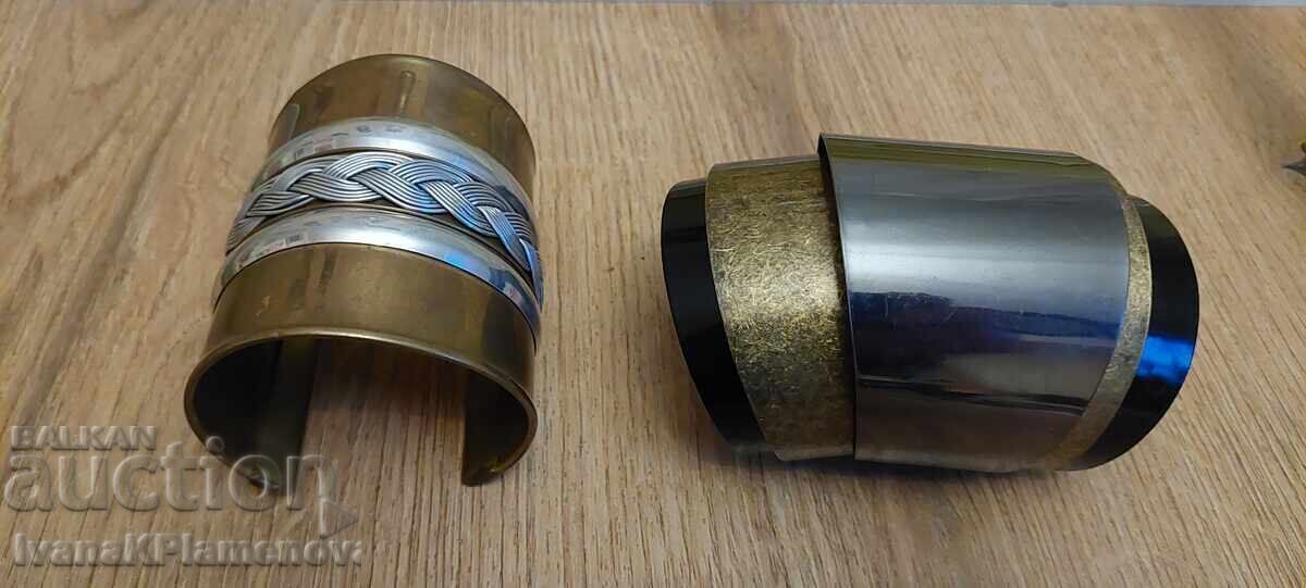 Livrarea Brățări metalice, două bucăți Livrarea Brățări metalice, două bucăți