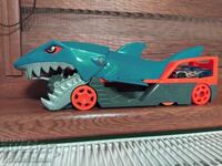 Hotwheels αυτοκινητάκι και ρυμούλκα