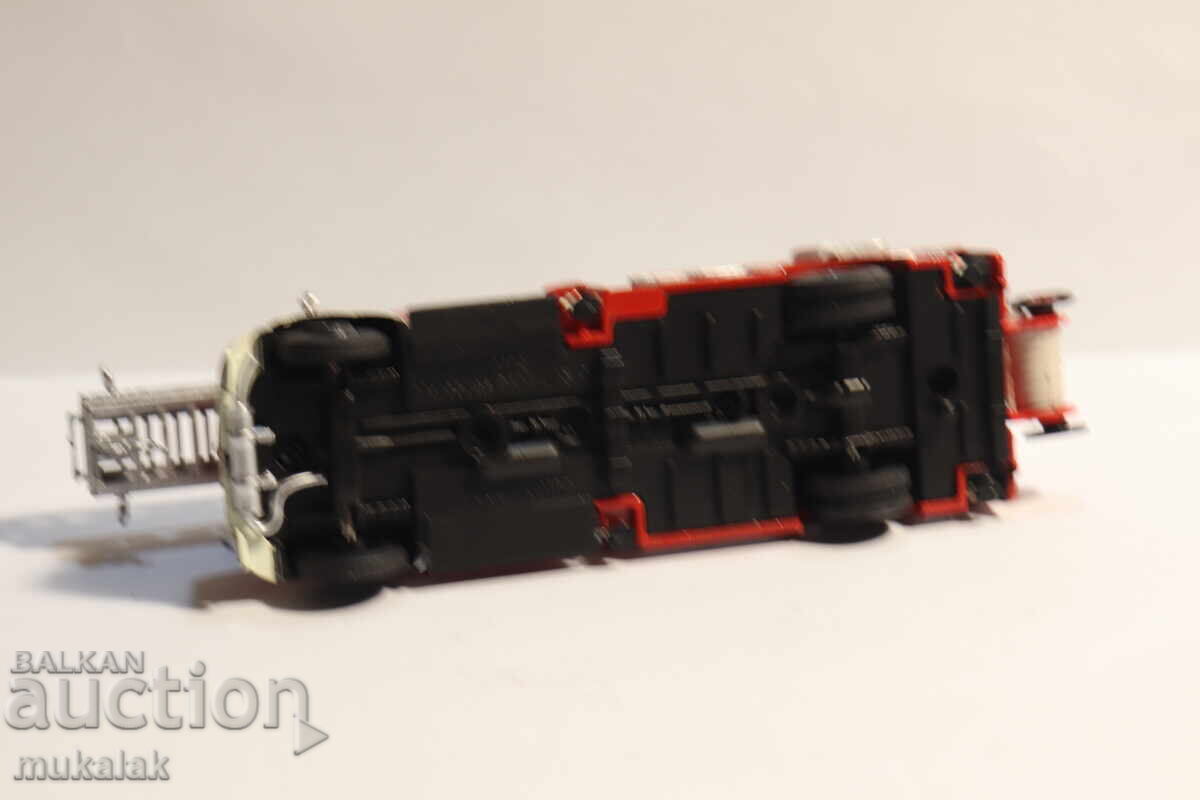 1/72  MERCEDES BENZ ПОЖАРНА    КАМИОН МОДЕЛ - 7