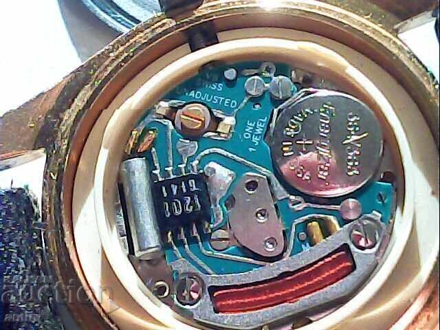 Delivery of Gold-plated watch, works, no battery