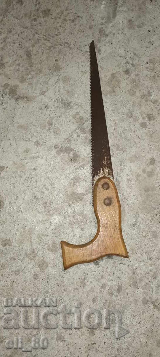 Ferăstrău vechi, funcționează excelent