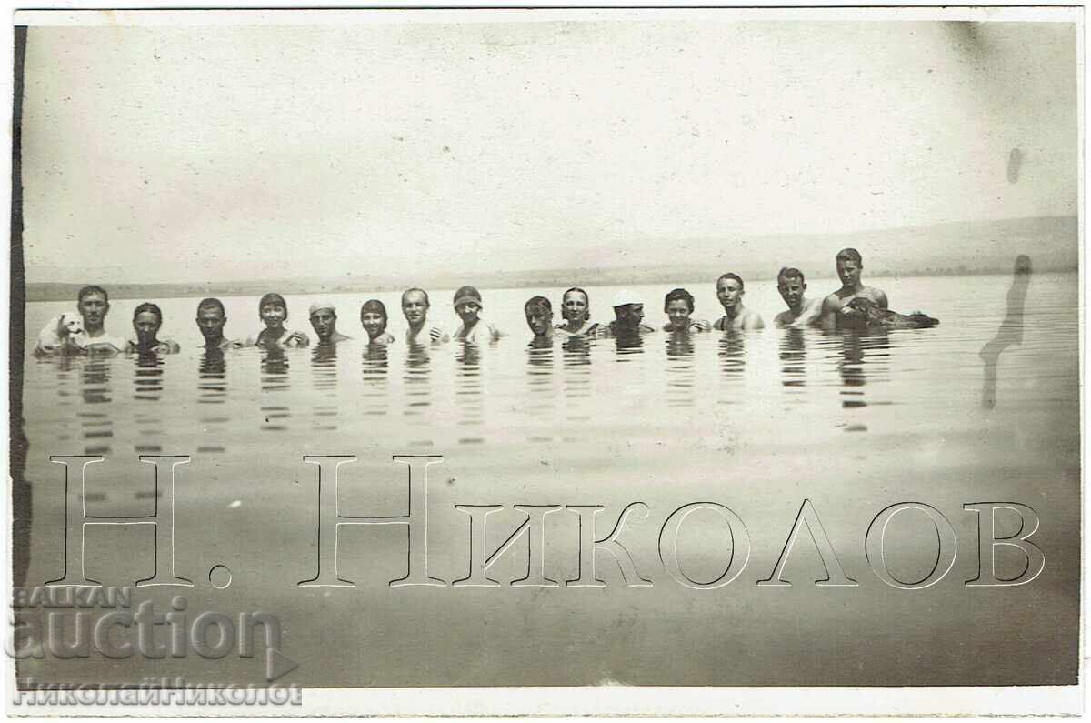 ΠΑΛΙΑ ΦΩΤΟΓΡΑΦΙΑ ΒΑΡΝΑ ΝΕΑΝΙΚΟ ΠΑΡΤΙ ΣΤΗ ΘΑΛΑΣΣΑ Ε902