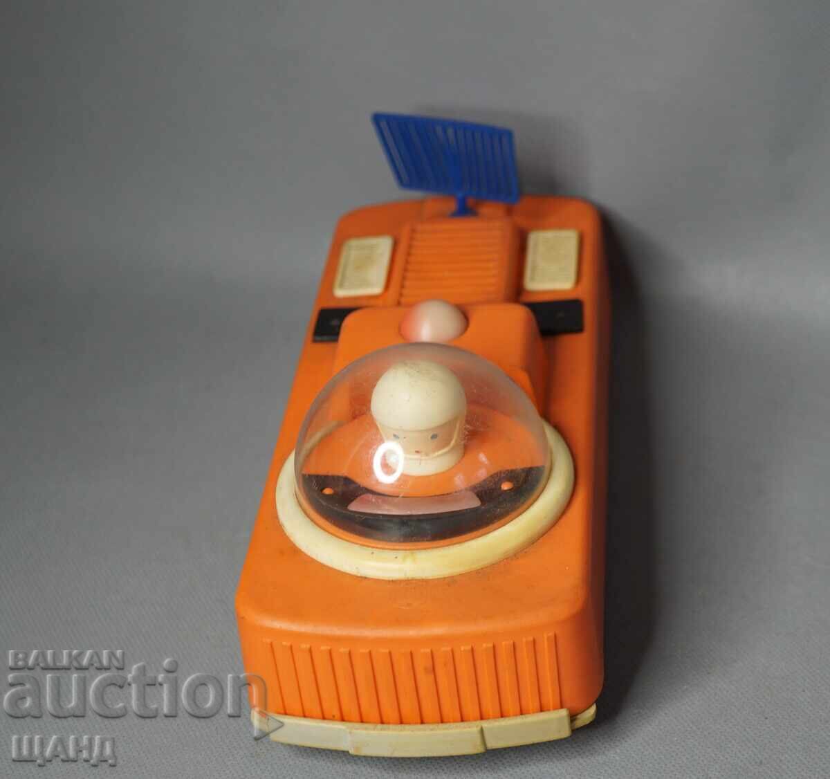 Стара Руска пластмасова играчка модел луноход космос с цена € 7.35 | 14.38 лв.