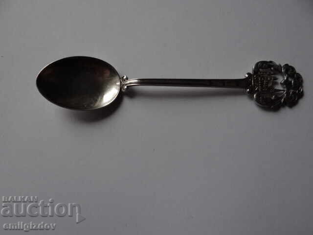 O lingură de argint