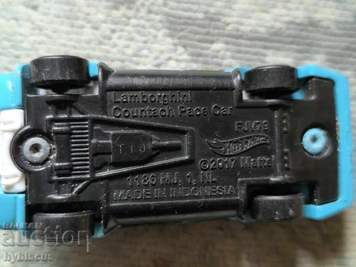 Auction  Small metal Lamborghini car 2017 mattel