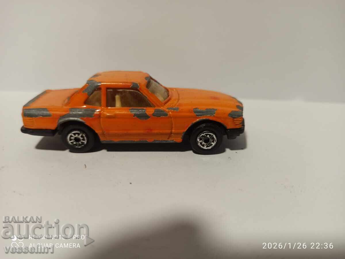 Mașinuță de jucărie veche Mercedes 500SL 1/64 cu preț € 7.00 | 13.69 BGN