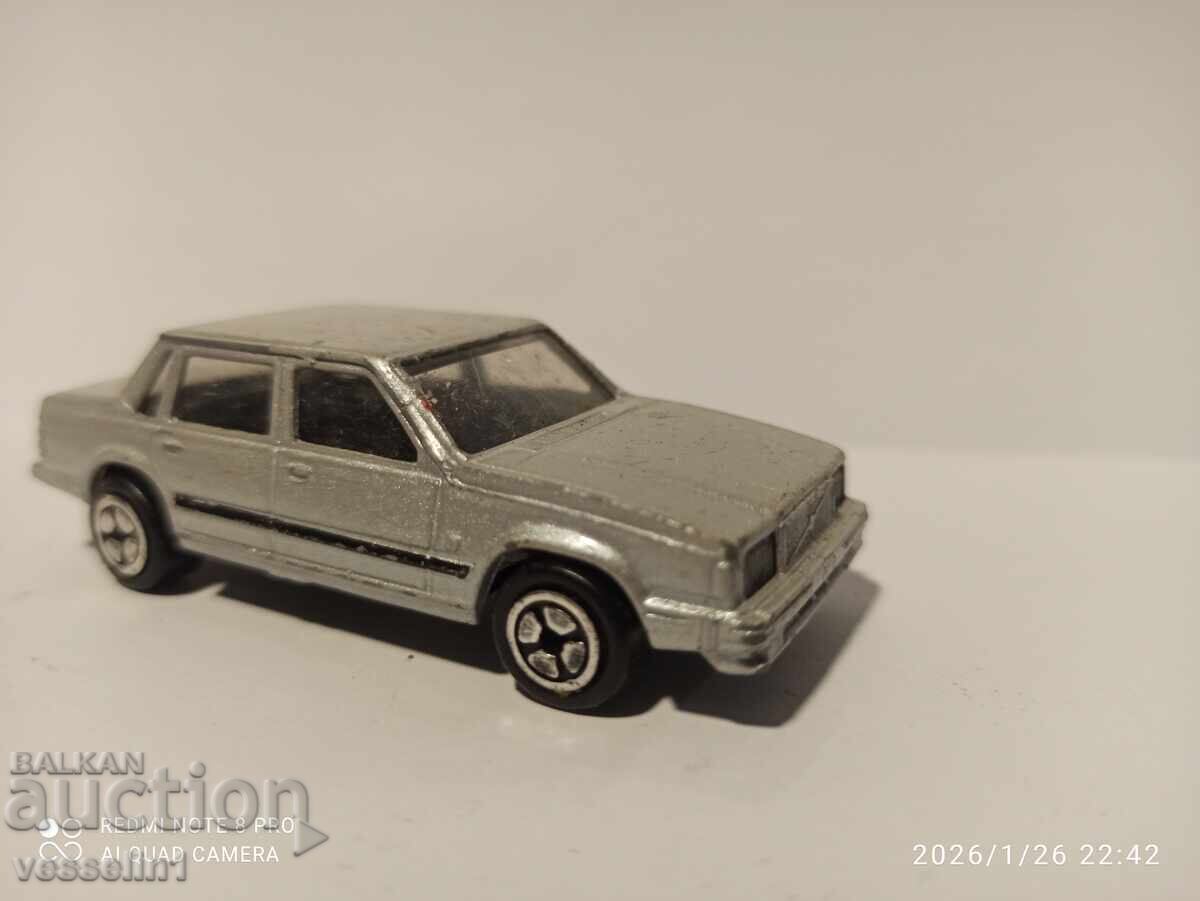 Jucărie veche mașină Volvo 760 Corgi 1/64 GT Britan cu preț € 15.00 | 29.34 BGN Jucărie veche mașină Volvo 760 Corgi 1/64 GT Britan cu preț € 15.00 | 29.34 BGN
