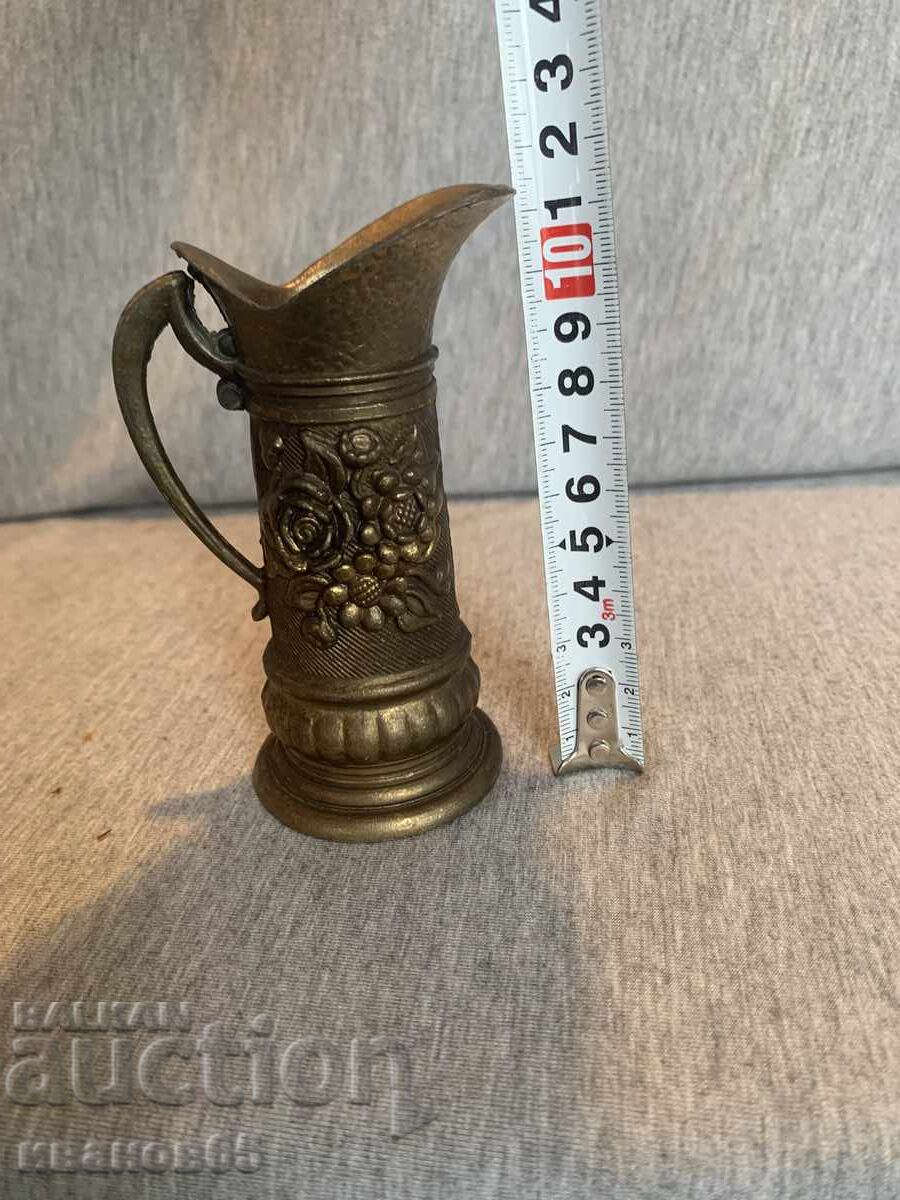 Μικρή αντίκα κανάτα με τιμή € 15.00 | 29.34 BGN