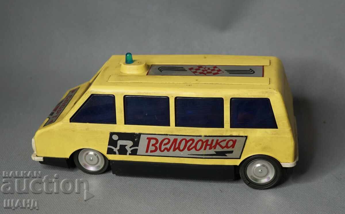 Аукцион Стара Руска пластмасова играчка модел кола ван