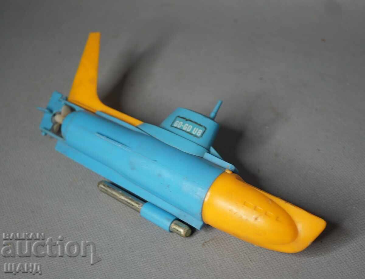 Аукцион Стара  пластмасова играчка модел подводница