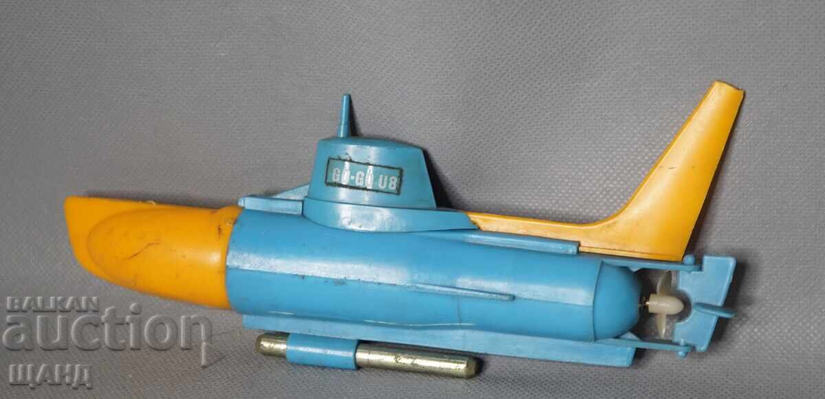 Стара  пластмасова играчка модел подводница