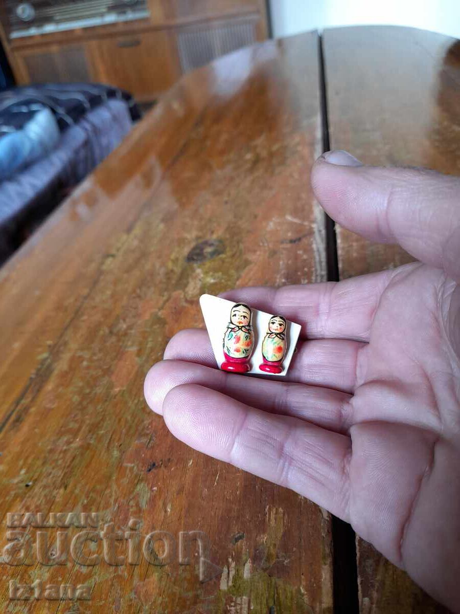 Veche broșă matrioșka cu preț € 11.00 | 21.51 BGN