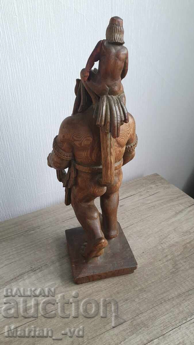 Доставка на Стара дървена фигура на Трол