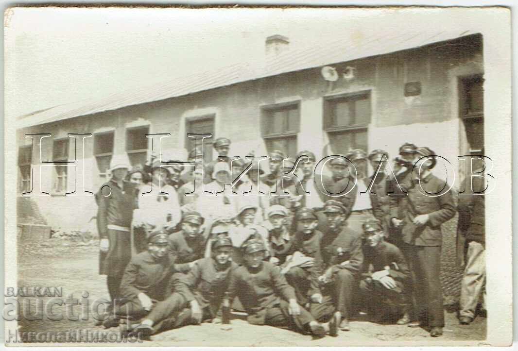 1929 ΜΙΚΡΗ ΠΑΛΙΑ ΦΩΤΟΓΡΑΦΙΑ ΜΑΘΗΤΩΝ ΓΥΜΝΑΣΙΟΥ ΣΤΗ ΒΑΡΝΑ Ε906
