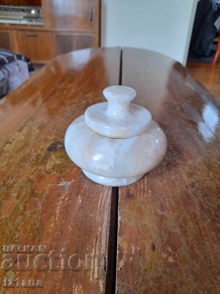 Cutie veche de bijuterii din marmură