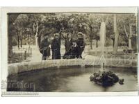 1927 Old Photo Varna High School Students Near the Fountain E908
