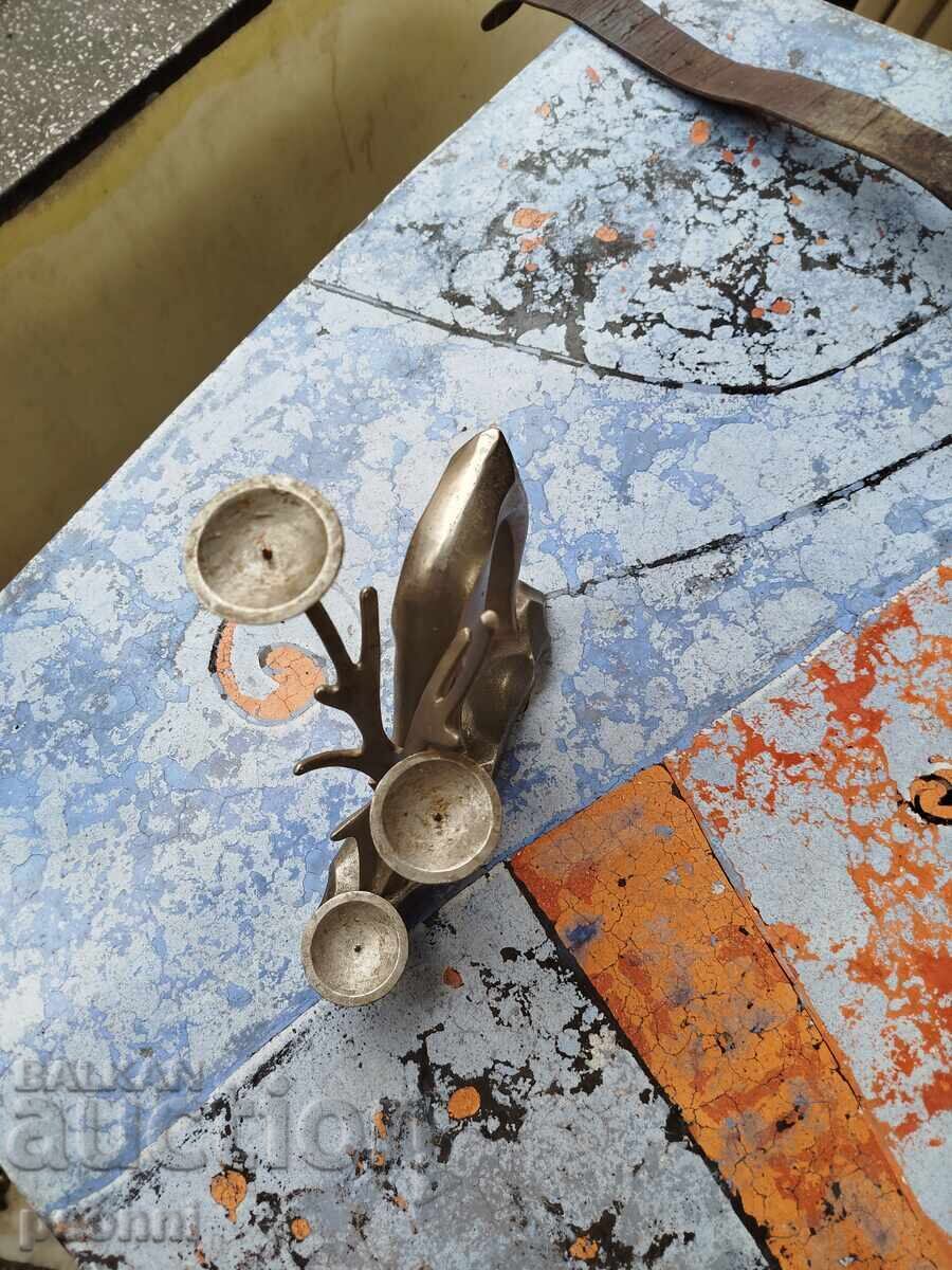 Sfeșnic metalic - Cerb cu preț € 19.00 | 37.16 BGN