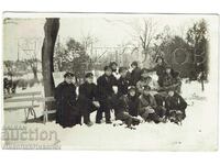 1929 СТАРА СНИМКА ВАРНА ГИМНАЗИСТИ ОСВОБОДЕНИ ОТ КЛАСНО Е910