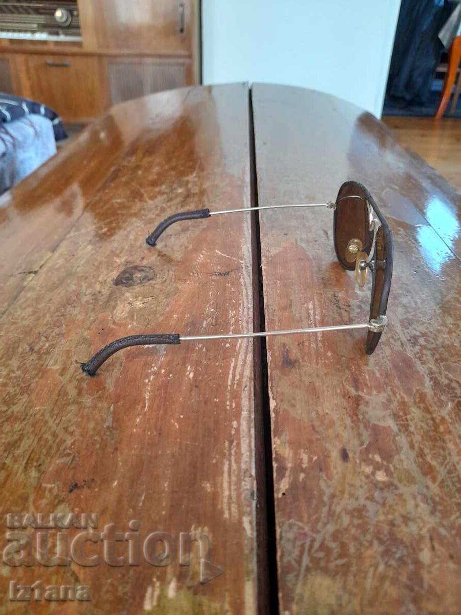 Стари слънчеви очила RJ с цена € 33.00 | 64.54 лв. Стари слънчеви очила RJ с цена € 33.00 | 64.54 лв.