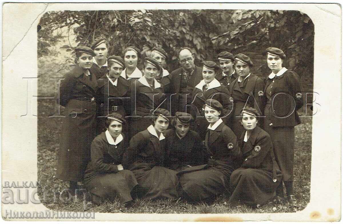 FOTOGRAFIE VECHE PAVLIKENI ELEVE DE GIMNAZIU CU PROFESORUL LOR E926