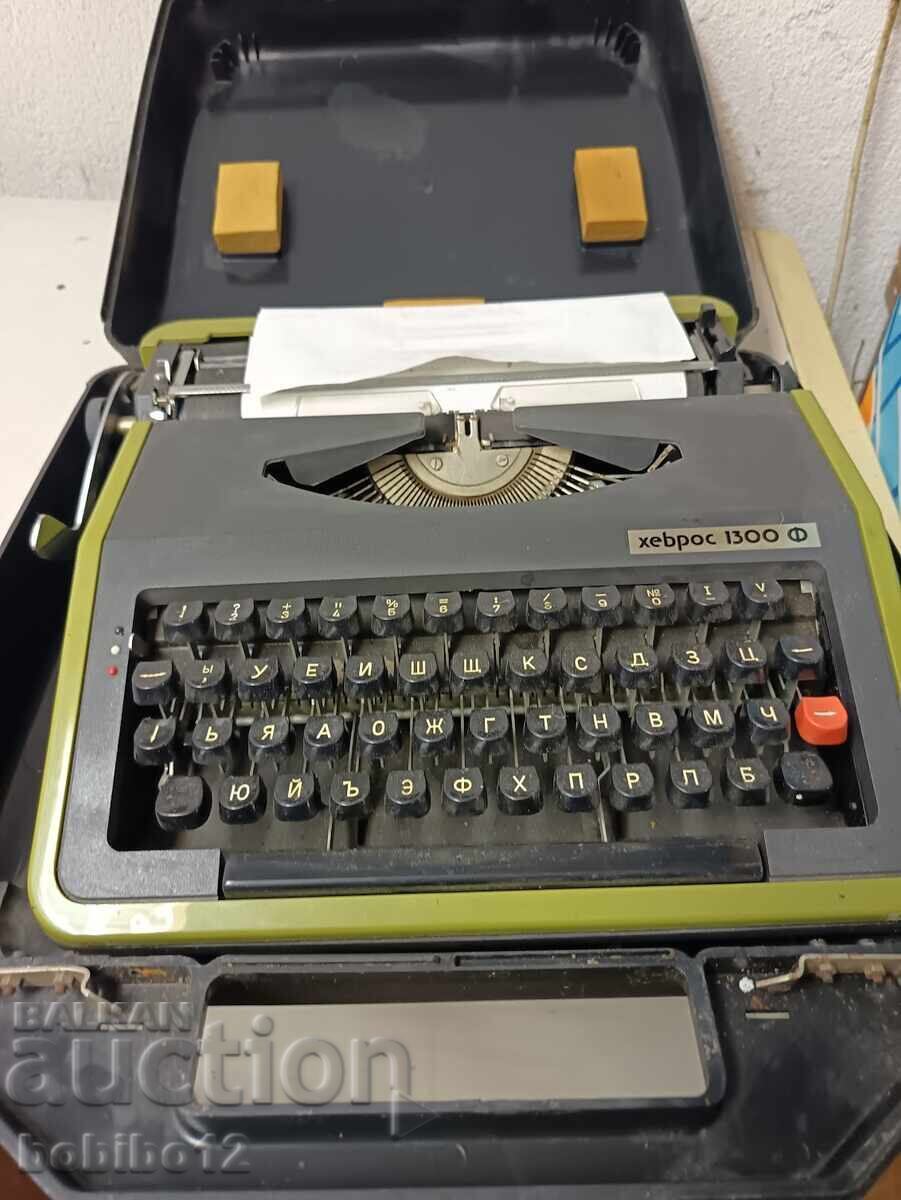 Hebros 1300 F Typewriter with Case with price € 45.00 | 88.01 BGN