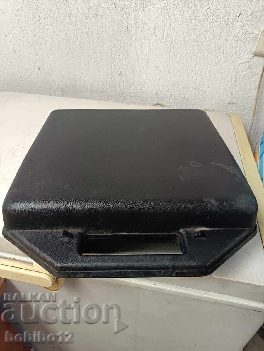 Hebros 1300 F Typewriter with Case - 5