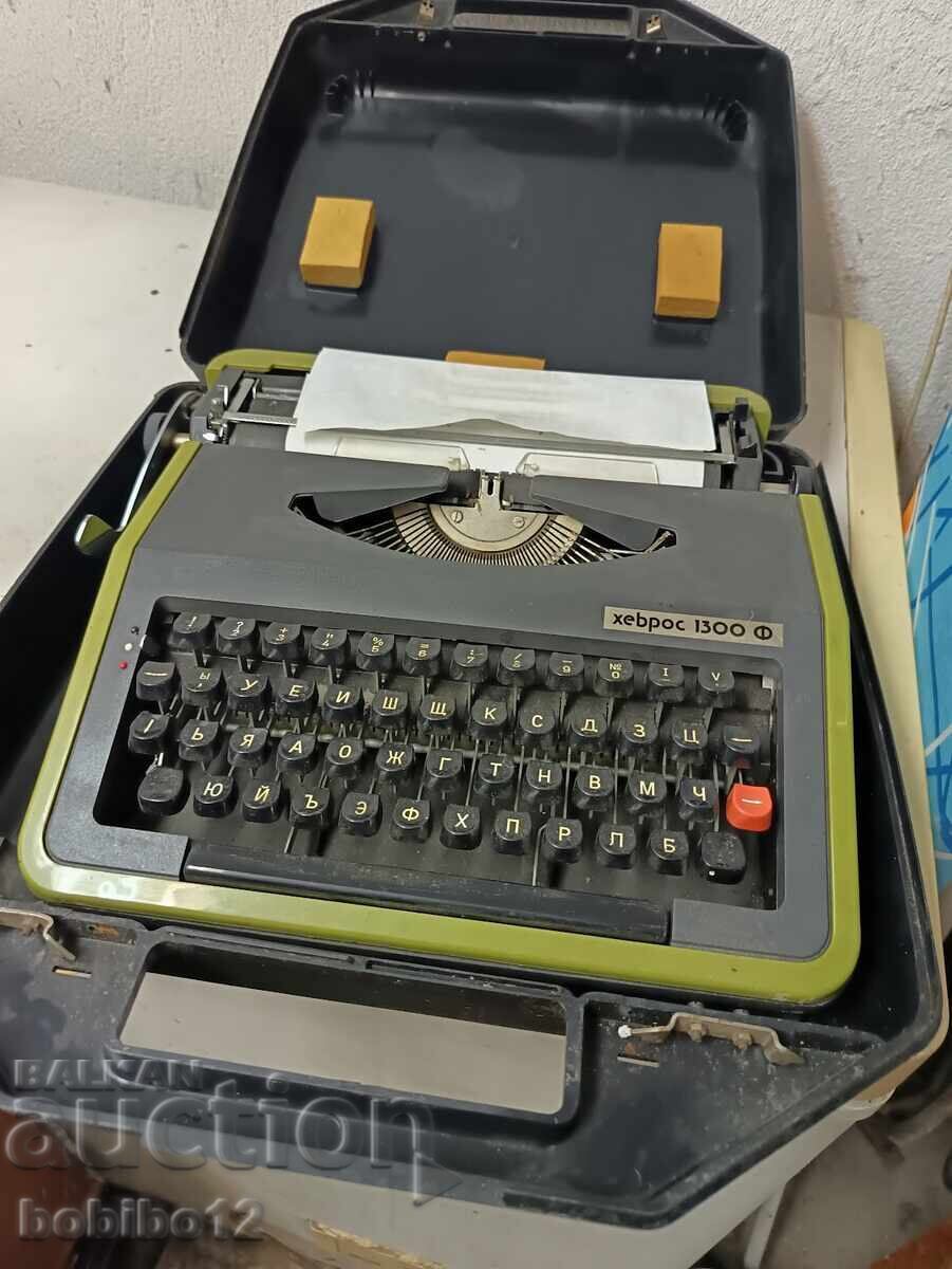 Hebros 1300 F Typewriter with Case