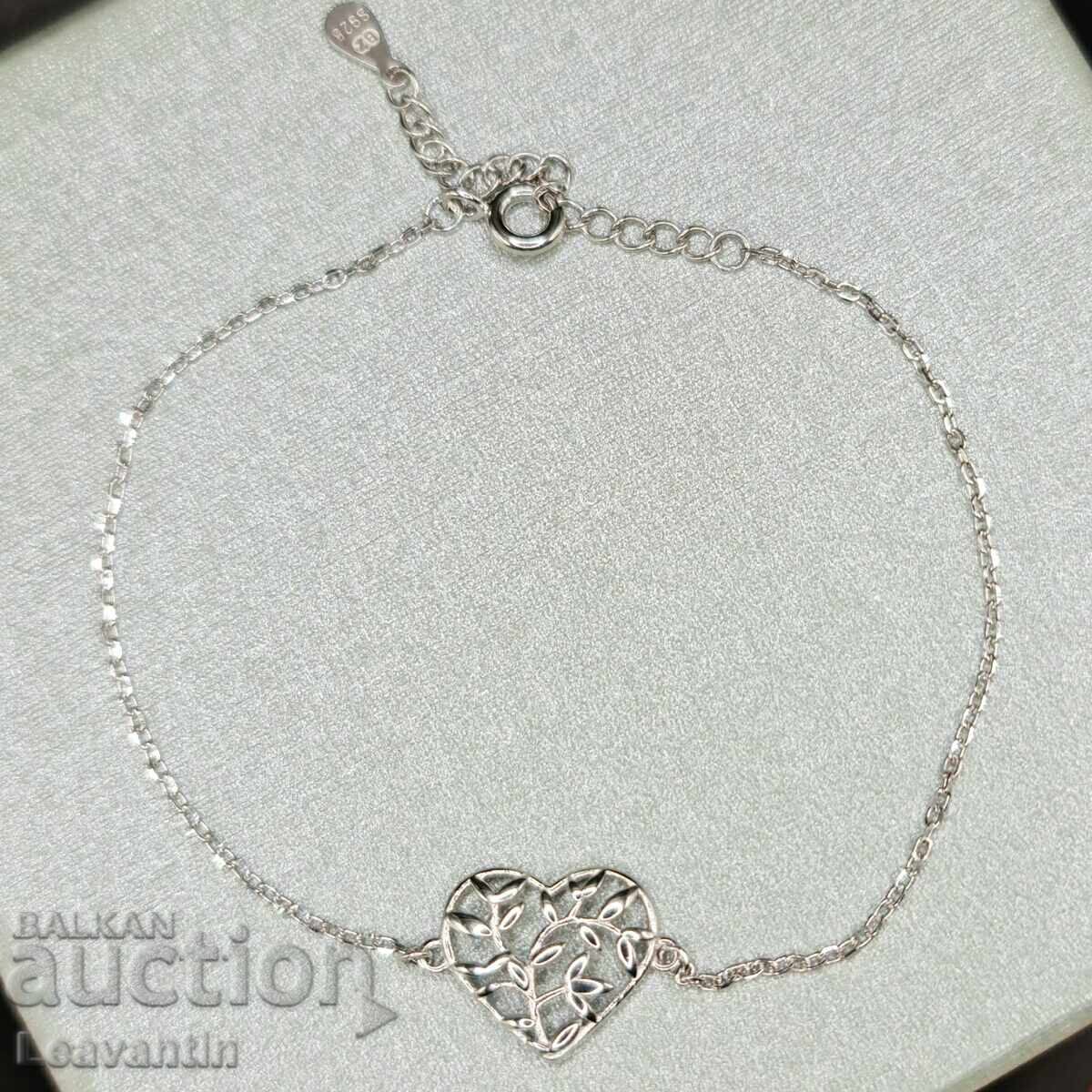 Bratara din argint Inima cu preț € 22.00 | 43.03 BGN