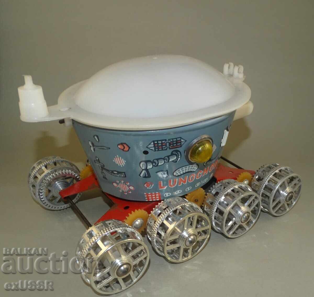 Jucărie veche rusească Lunohod pentru piese, jucărie veche cu preț € 15.00 | 29.34 BGN