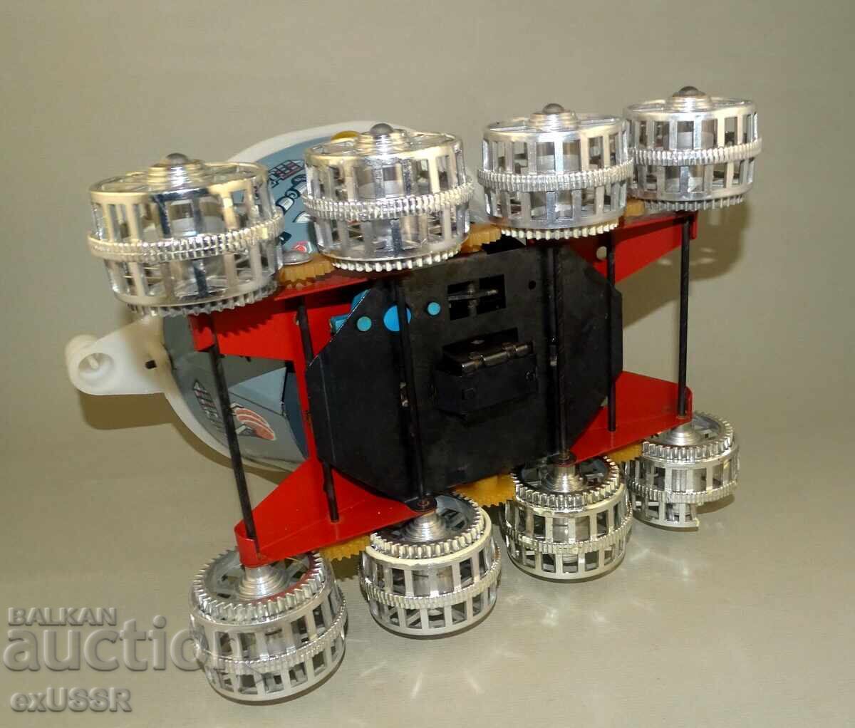 Livrarea Jucărie veche rusească Lunohod pentru piese, jucărie veche